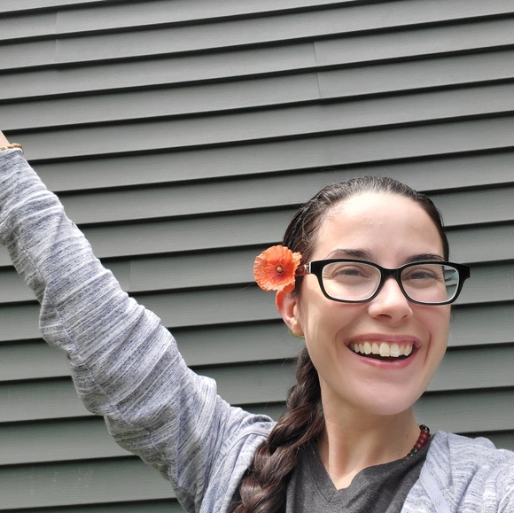 Meet your Posher, Angelina - Picture 2 of 2